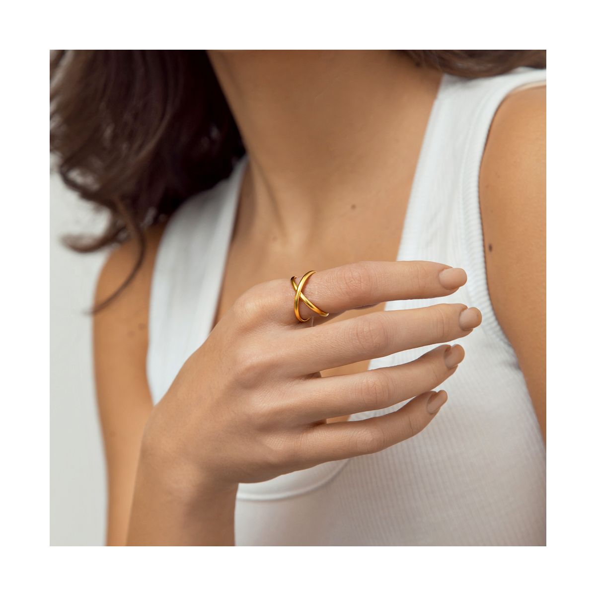 Hazel Interlocking Hoop Ring in Gold