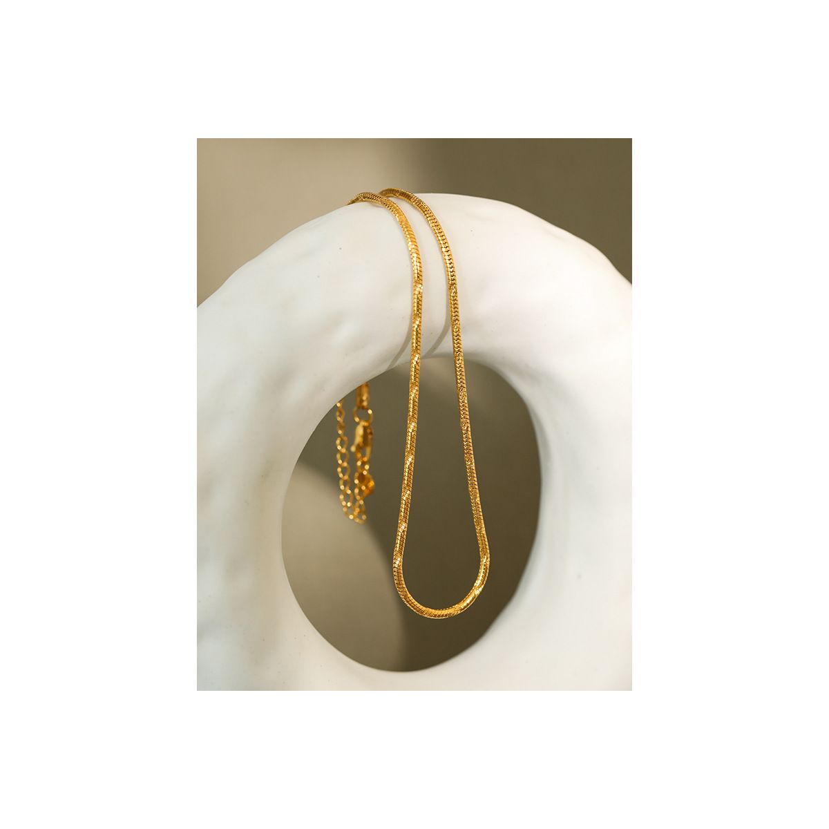 Flora Round Snake Chain in Gold