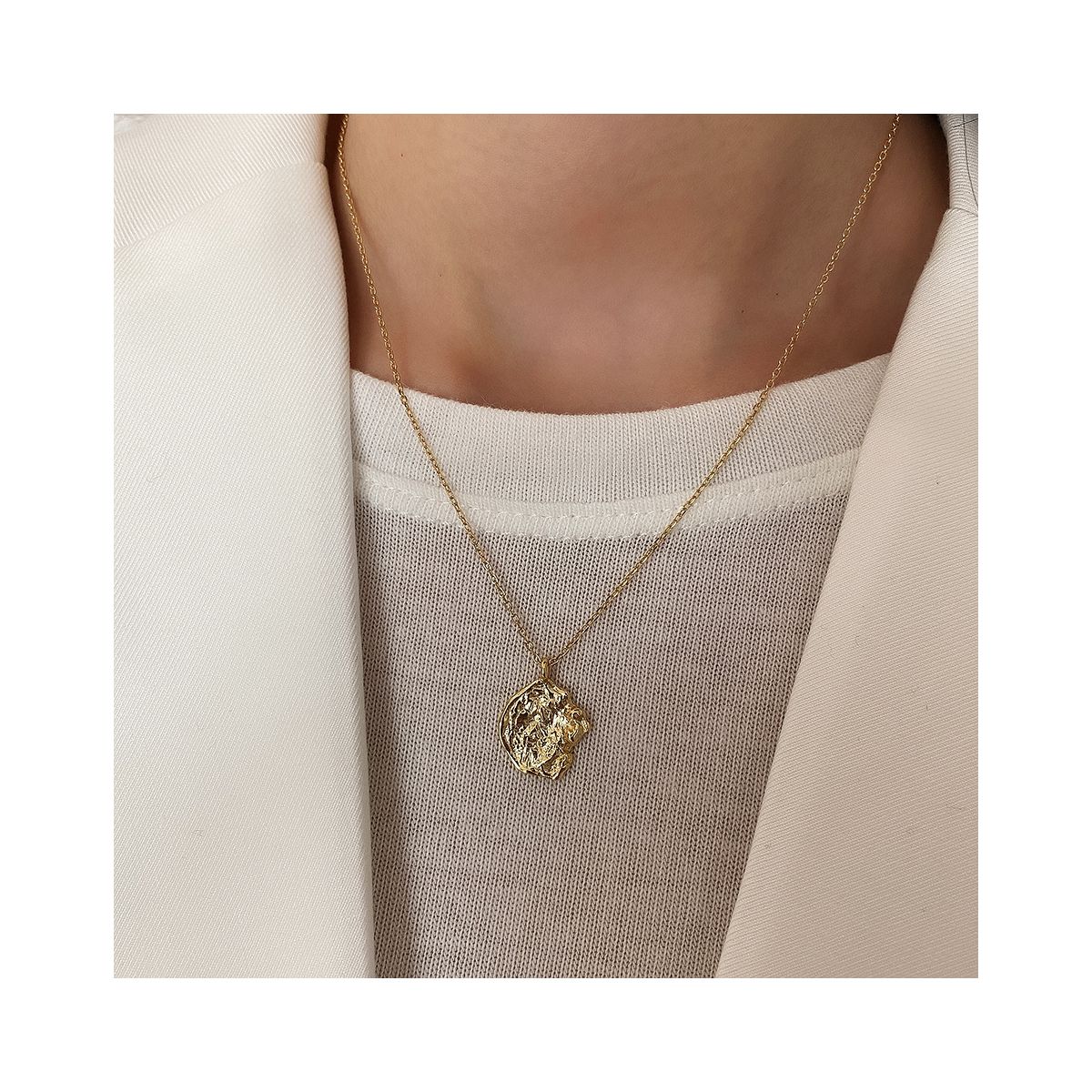 Melani Icon Pendant Necklace in Gold
